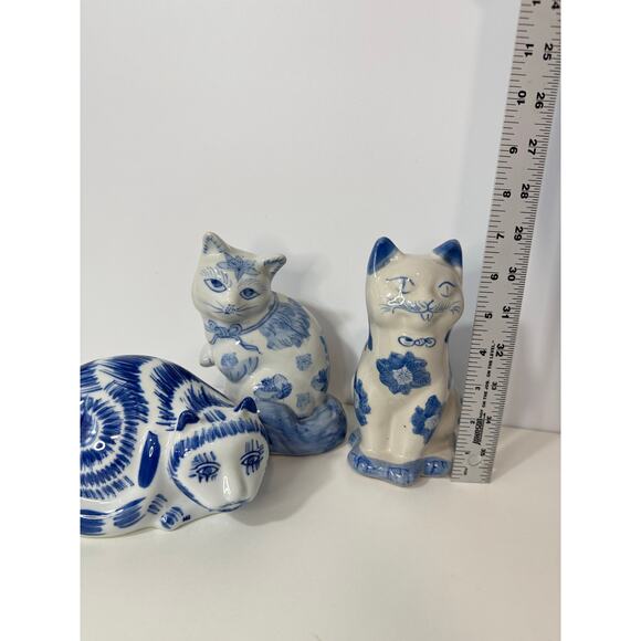 3 Vintage Blue & White Ceramic Chinese Lucky Cats Figurines MCM Oriental Decor - Picture 5 of 11